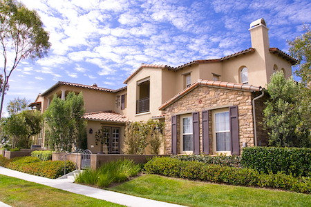 Soft Washing vs. High-Pressure Washing: What’s Safest for Your Stucco in Huntington Beach?